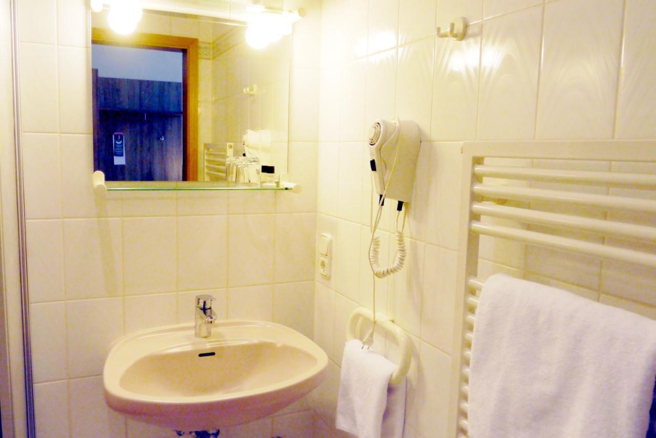 נוישטט אן דר ואלדנאב Hotel Grader מראה חיצוני תמונה