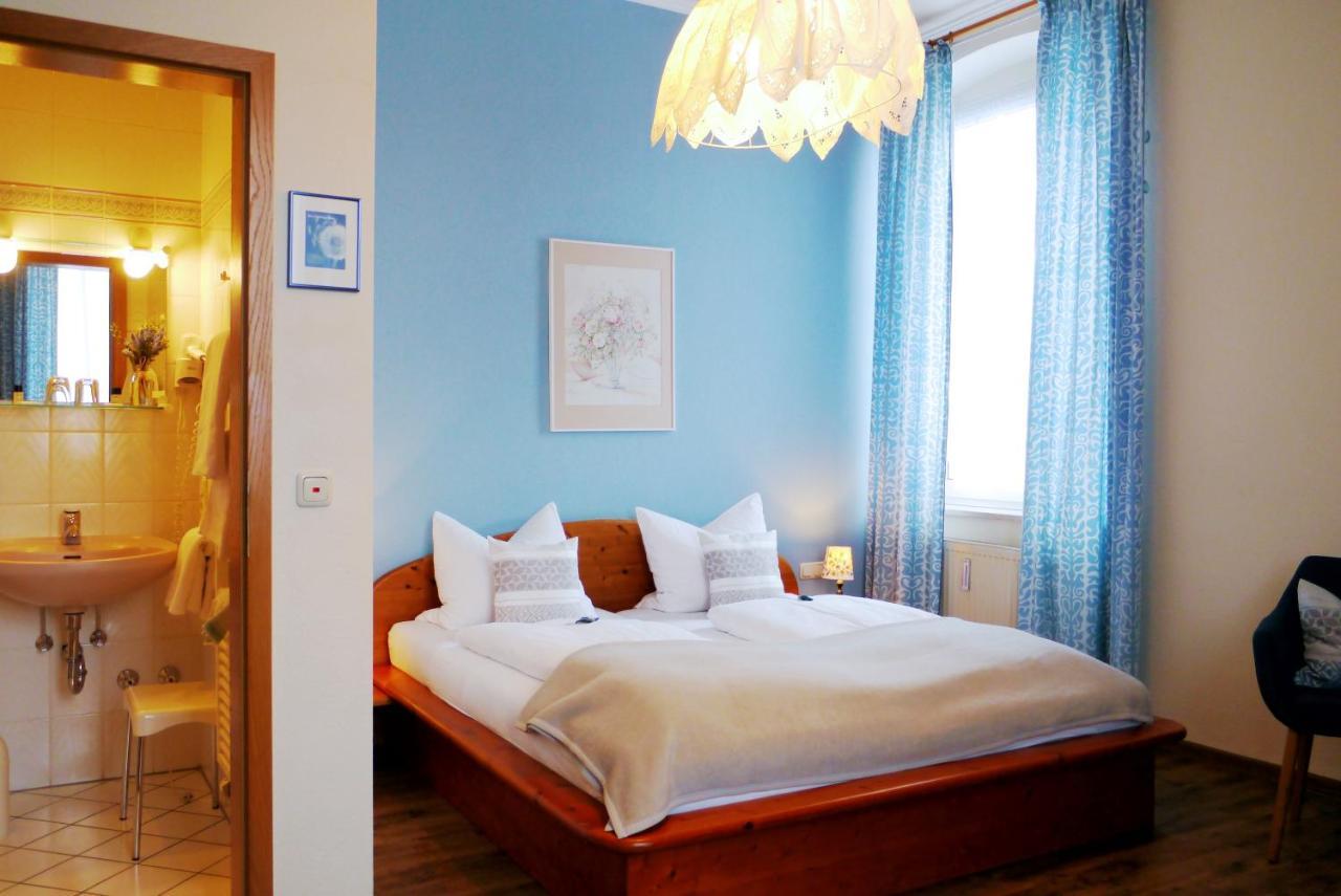 נוישטט אן דר ואלדנאב Hotel Grader מראה חיצוני תמונה
