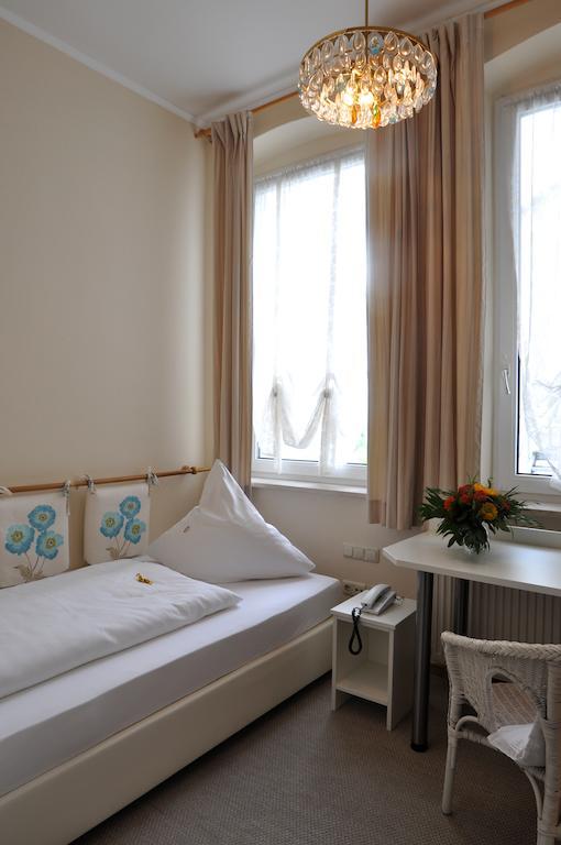 נוישטט אן דר ואלדנאב Hotel Grader מראה חיצוני תמונה