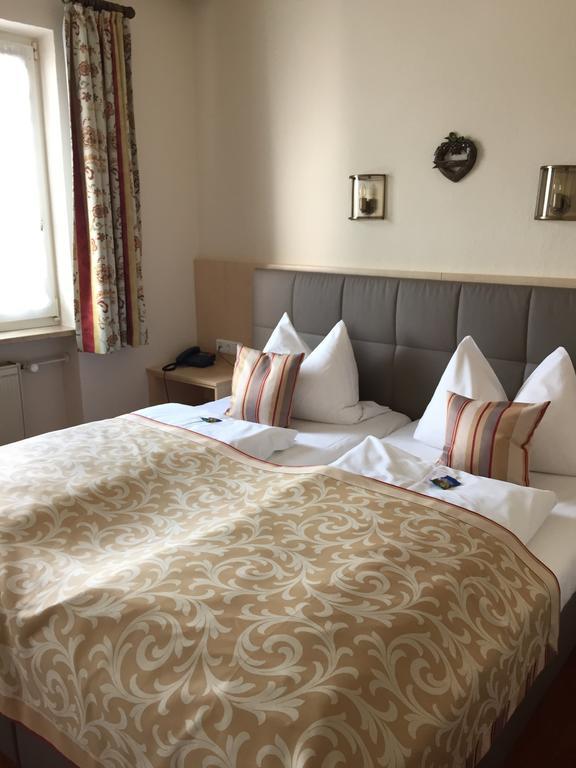 נוישטט אן דר ואלדנאב Hotel Grader מראה חיצוני תמונה