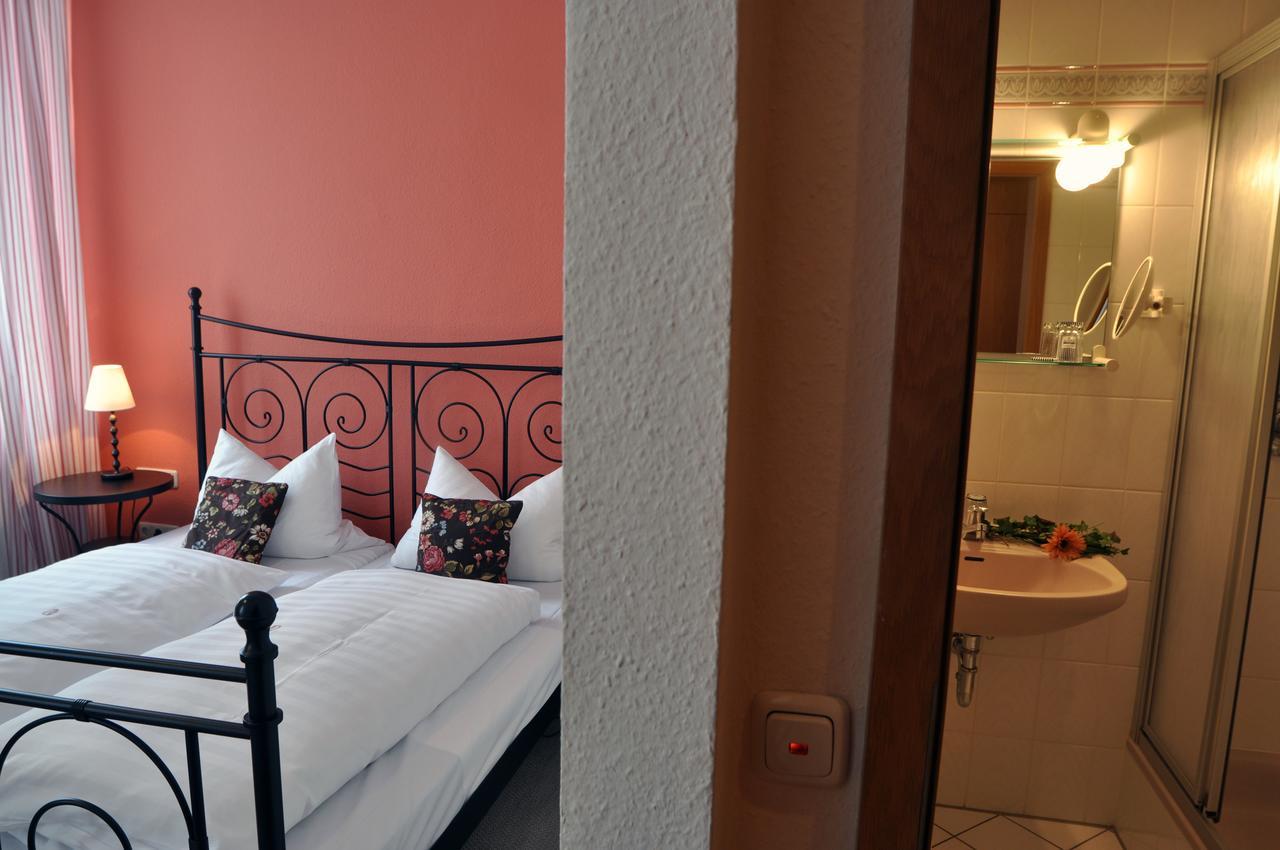 נוישטט אן דר ואלדנאב Hotel Grader מראה חיצוני תמונה