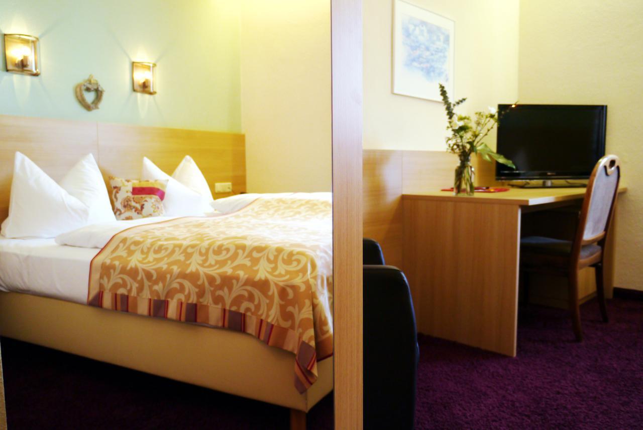 נוישטט אן דר ואלדנאב Hotel Grader מראה חיצוני תמונה