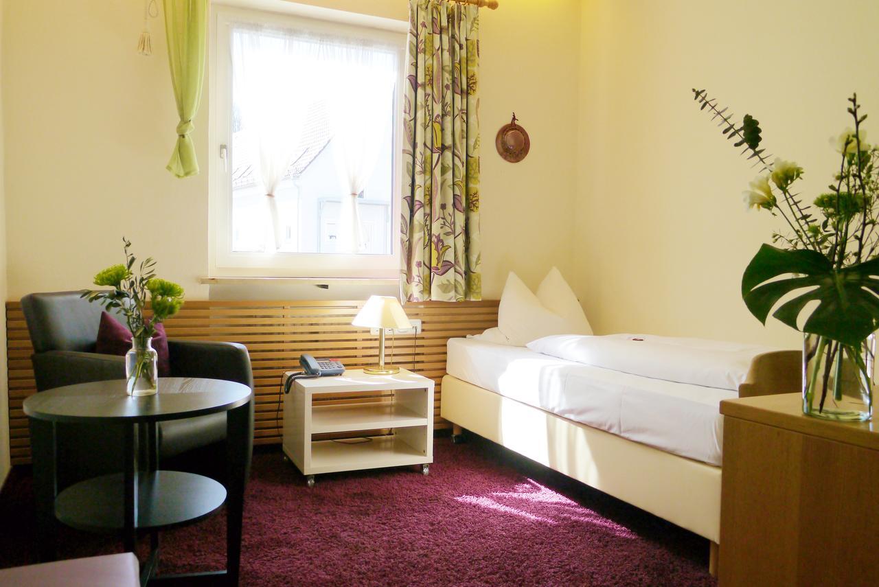 נוישטט אן דר ואלדנאב Hotel Grader מראה חיצוני תמונה