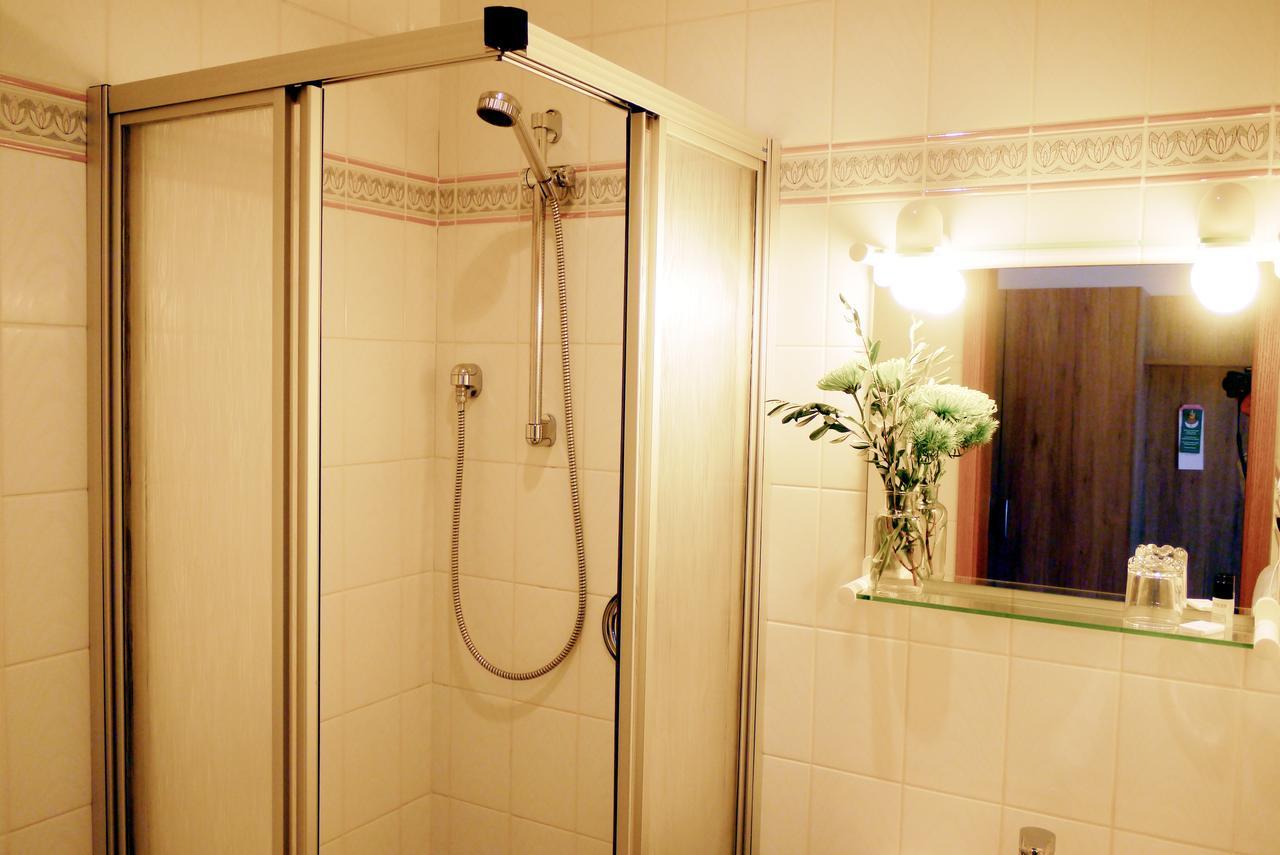 נוישטט אן דר ואלדנאב Hotel Grader מראה חיצוני תמונה