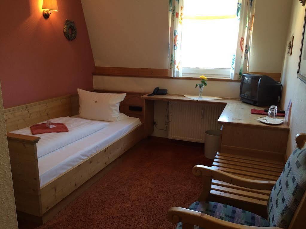 נוישטט אן דר ואלדנאב Hotel Grader מראה חיצוני תמונה