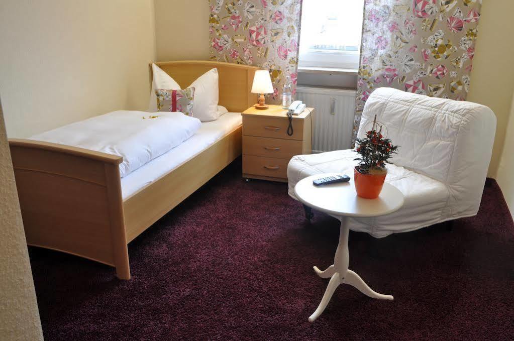 נוישטט אן דר ואלדנאב Hotel Grader מראה חיצוני תמונה